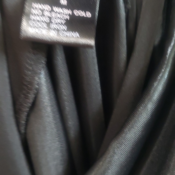 Little tiny black dress - Picture 4 of 6